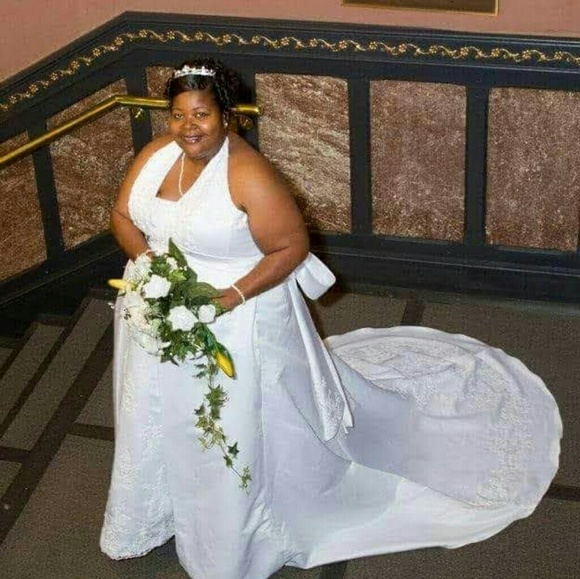 Wedding Dress - Picture 4 of 4